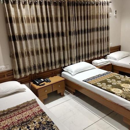Hotel Ankit Virpur Eksteriør bilde