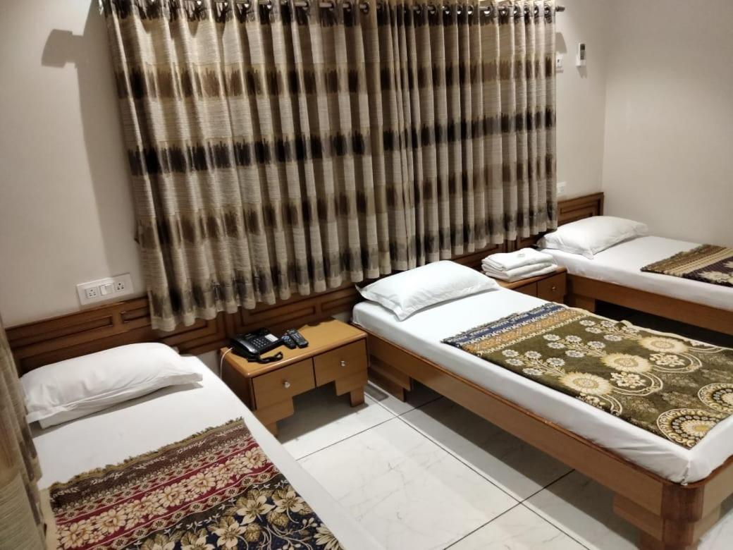 Hotel Ankit Virpur Eksteriør bilde