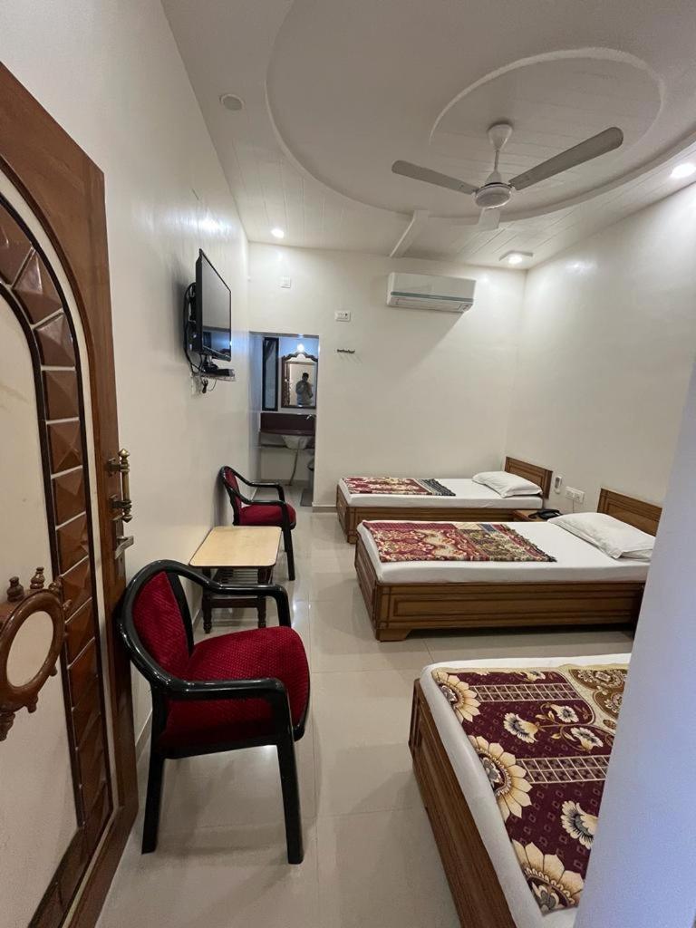 Hotel Ankit Virpur Eksteriør bilde